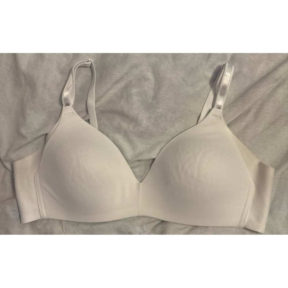 Warner's White No Side Effects Underarm Smoothing Wirefree Comfort Bra,‎ 34B